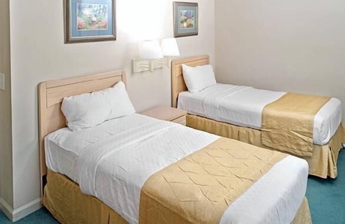 Berkeley Resort | FLASH SALE! Near Historic Williamsburg & Busch Gardens w/ WiFi & Resort Pools