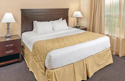 Berkeley Resort | FLASH SALE! Near Historic Williamsburg & Busch Gardens w/ WiFi & Resort Pools
