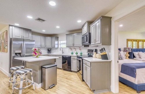 Clermont Wohnung | < 1 Mi to Dtwn: Elegant Apt w/ Patio in Clermont!