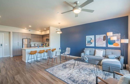 Tempe Wohnung | Near TPC & DT Tempe | Pool,Gym,Balcony,W/D,Parking