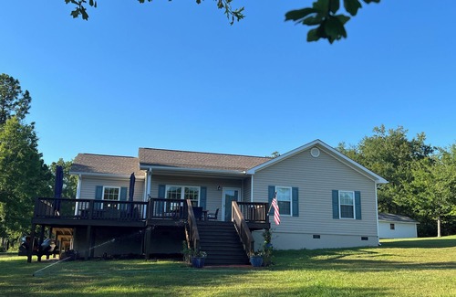 Ashville Haus | Neely Henry Lake bungalow with 3 bedrooms and 2 baths