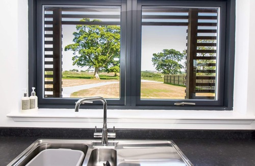 Inverurie Hütte | Nef-Stedi, INVERURIE