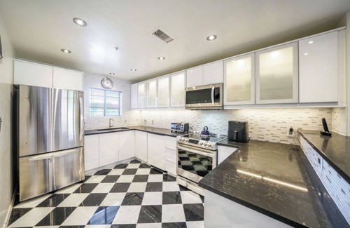 Village Fairways Haus | Negotiated rates - Contact Owner!