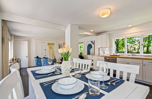 Falmouth Foreside Wohnung | Nest at Town Landing - 5 Min Walk to Ocean, 2 King Beds, 15 Mins to Portland