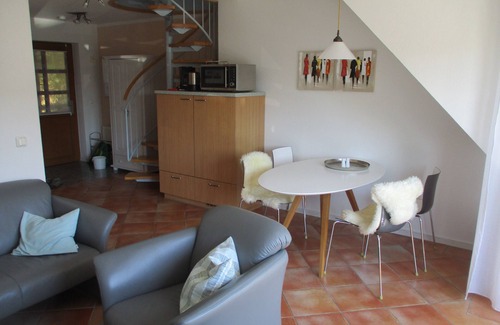 Neuensien Wohnung | "Neuensienchen auf Rügen" sonnige Ferienwohnung nahe Ostseebad Sellin Rügen