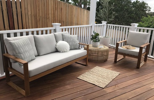 Coffs Harbour Hütte | New 2 Bedroom Hamptons style Cottage, close to beaches, cafes and city centre.