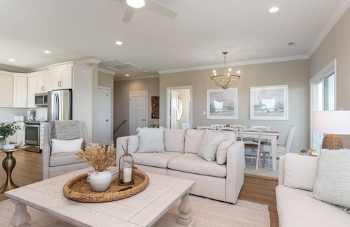 Emerald Isle Haus | New 2025 4 BR Luxury Home w/Pool, Elevator, Gourmet Kitchen & Ocean-Sound Views