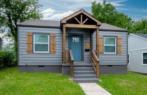 Capital View Haus | New 2BD/1BA Home~Close to Everything~"Penny Lane"