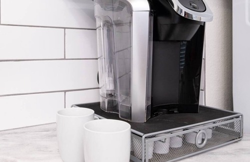 Capital View Haus | New 2BD/1BA Home~Close to Everything~"Penny Lane"