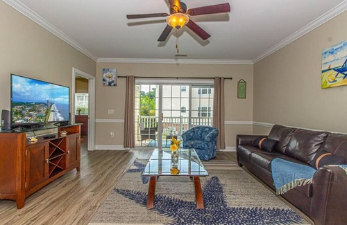 Central Myrtle Beach Wohnung | NEW 2BR 2BA Beachy Golf Villa Near Beach