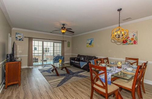Central Myrtle Beach Wohnung | NEW 2BR 2BA Beachy Golf Villa Near Beach
