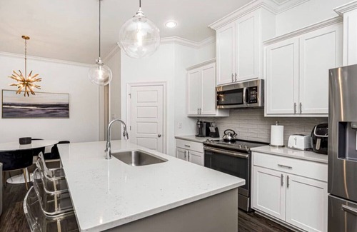 Highlands - Perkins Haus | NEW 3 BD/2.5BA Townhouse by LSU