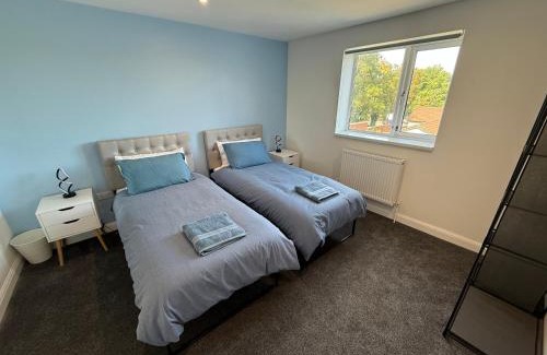 Chepstow Wohnung | New 3 Bedroom Flat Close to Station