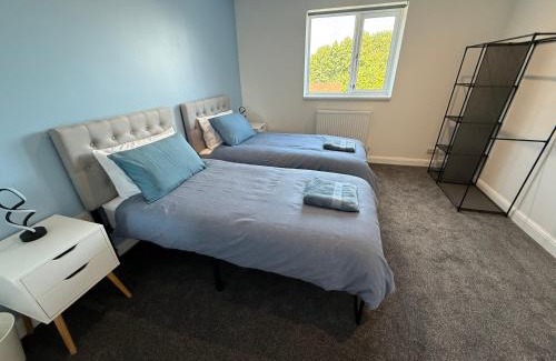 Chepstow Wohnung | New 3 Bedroom Flat Close to Station