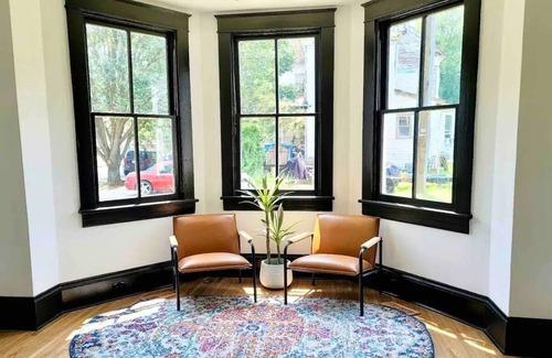 Mattaponi Haus | New! 5 Luxury Bath home w/ modern Chef's Kitchen