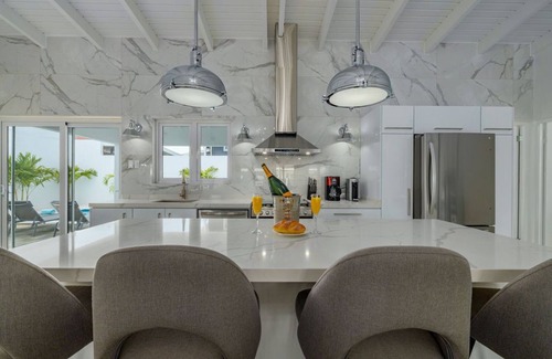 Cunucu Abao Villa | NEW 5BR Villa w/ PrivatePool 3min to Eagle Beach