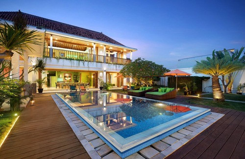 Berawa Villa | New! 6bed Canggu Atlas Villa: Staff*Brunch*BBQ*Pool Table* 5mins walk 2 Beach