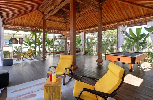 Berawa Villa | New! 6bed Canggu Atlas Villa: Staff*Brunch*BBQ*Pool Table* 5mins walk 2 Beach