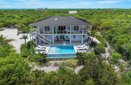 Hartswell Haus | NEW! Amazing view, two king bedroom w/ensuite bathrooms. Private heated pool.