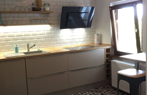 Kahla Wohnung | Hanglage mit toller Aussicht und Pool - moderne Ferienwohnung bei Jena
