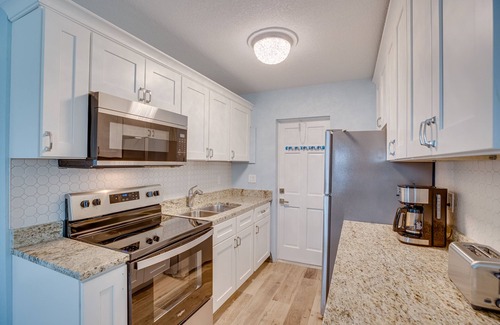 Micco Wohnung | New and sparkly 2/1 on 4 acres!