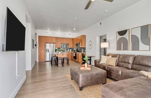 Clearfield Wohnung | New Apt - Gigabit Internet - Year-round Pool