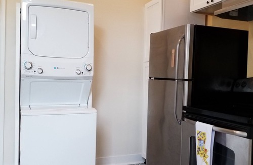 Broadmoor Wohnung | New apt in center of New Orleans! Great location for travel nurse/professionals!