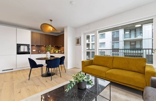Kopavogur Wohnung | New Apt. Near Smáralind Mall With Private Parking