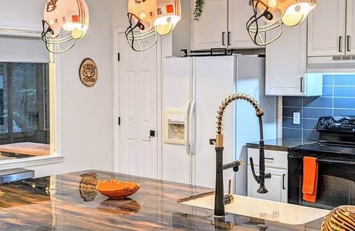 Lee County Haus | NEW! Auburn Tiger Alumni Retreat on 20 private acres