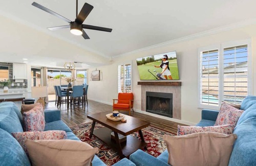 East Mesa Haus | *NEW* Backyard Oasis! Heated Pool, Spa, Mini Golf!