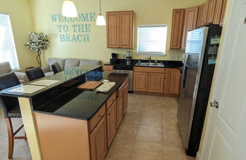 Crescent Beach Haus | New Beach Townhouse mit privatem Pool - nur wenige Schritte vom Strand entfernt