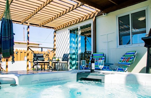 Alto Vista Villa | New beautiful private Villa with cozy deck and a Hot Tub located in nature