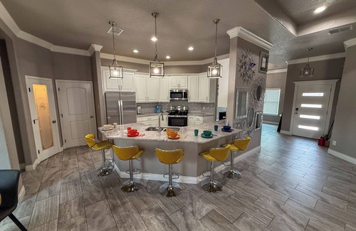Amistad National Recreational Area Haus | NEW BUILD: Pool-Table, Ping-Ping, Arcade Machines, Office. A TOUCH OF COLOR.