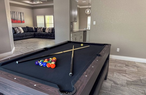Amistad National Recreational Area Haus | NEW BUILD: Pool-Table, Ping-Ping, Arcade Machines, Office. A TOUCH OF COLOR.