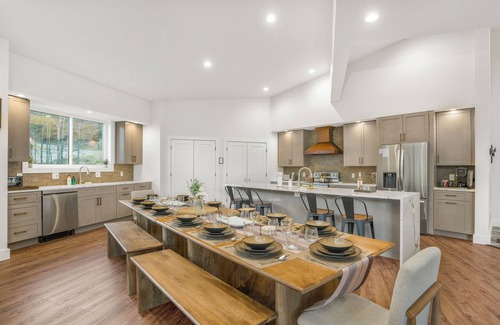 McGaheysville Haus | New Build with Amazing Views in Massanutten