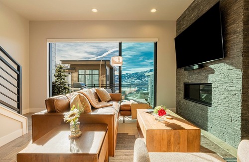 Hideout Haus | New Build with Lake and Ski Resort Views