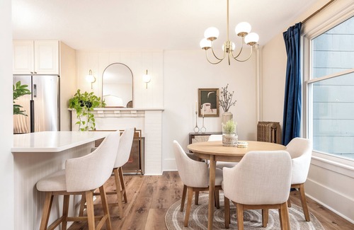 Midland Wohnung | NEW - Charming 1 Bed Historical Home - Steps to Downtown Midland