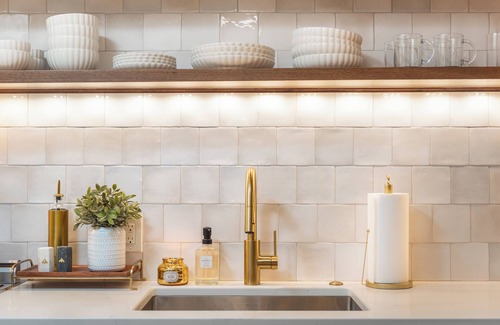 Midland Wohnung | NEW - Charming 1 Bed Historical Home - Steps to Downtown Midland