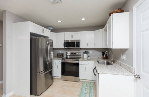 Lincolnville Haus | NEW! Charming Downtown Cottage