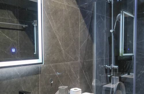 Somerset Wohnung | NEW Comfy Studio Apt/Wifi @ City/ Somerset Area