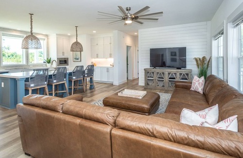 Sharps Haus | New Construction - 2022 - Luxury River House with beach