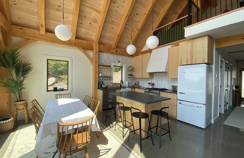 Bethel Skihütte | NEW Construction! Modern chalet with spectacular views near Sunday River!