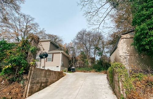 Dalton Haus | NEW CONSTRUCTION No animals