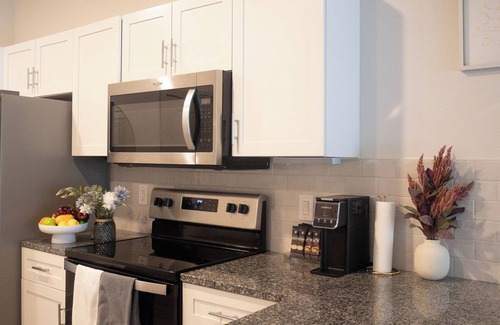 Astrodome Wohnung | New! Cozy 1BR Apt with Pool & Gym in Central Houston, 5 ⭐️ Superhost