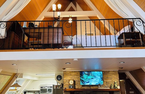 Grayling Skihütte | ~NEW~ Cozy A~Frame right on the AuSable River!