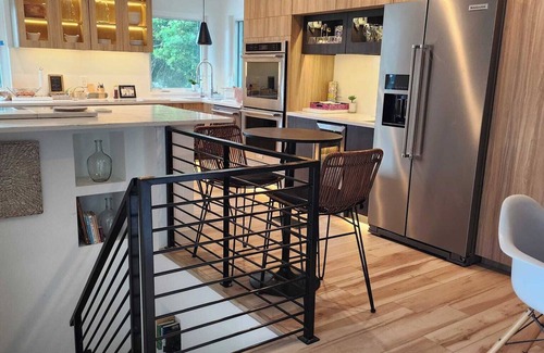 River Ridge Estates Haus | New! Modern Ocean front Tropical Estate, 8 Beds,3 Bath, 1/2 acre, Sleeps 14