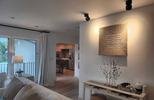 River Ridge Estates Haus | New! Modern Ocean front Tropical Estate, 8 Beds,3 Bath, 1/2 acre, Sleeps 14