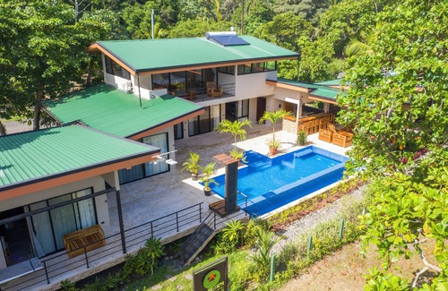 Savegre Haus | New DIRECT BEACHFRONT 7BR7Bath,near Manuel Antonio,Dominical,Uvita,nationalpark