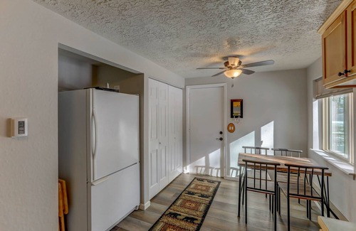 McCall Haus | New - Dobby's Place - Fenced yard - Close to downtown - WiFi - Pet-friendly - Garage