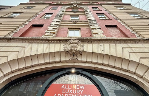 Downtown Memphis Wohnung | NEW Downtown Apartment w/ Free Parking! Walk to Orpheum, Fedex Forum, and Beale!